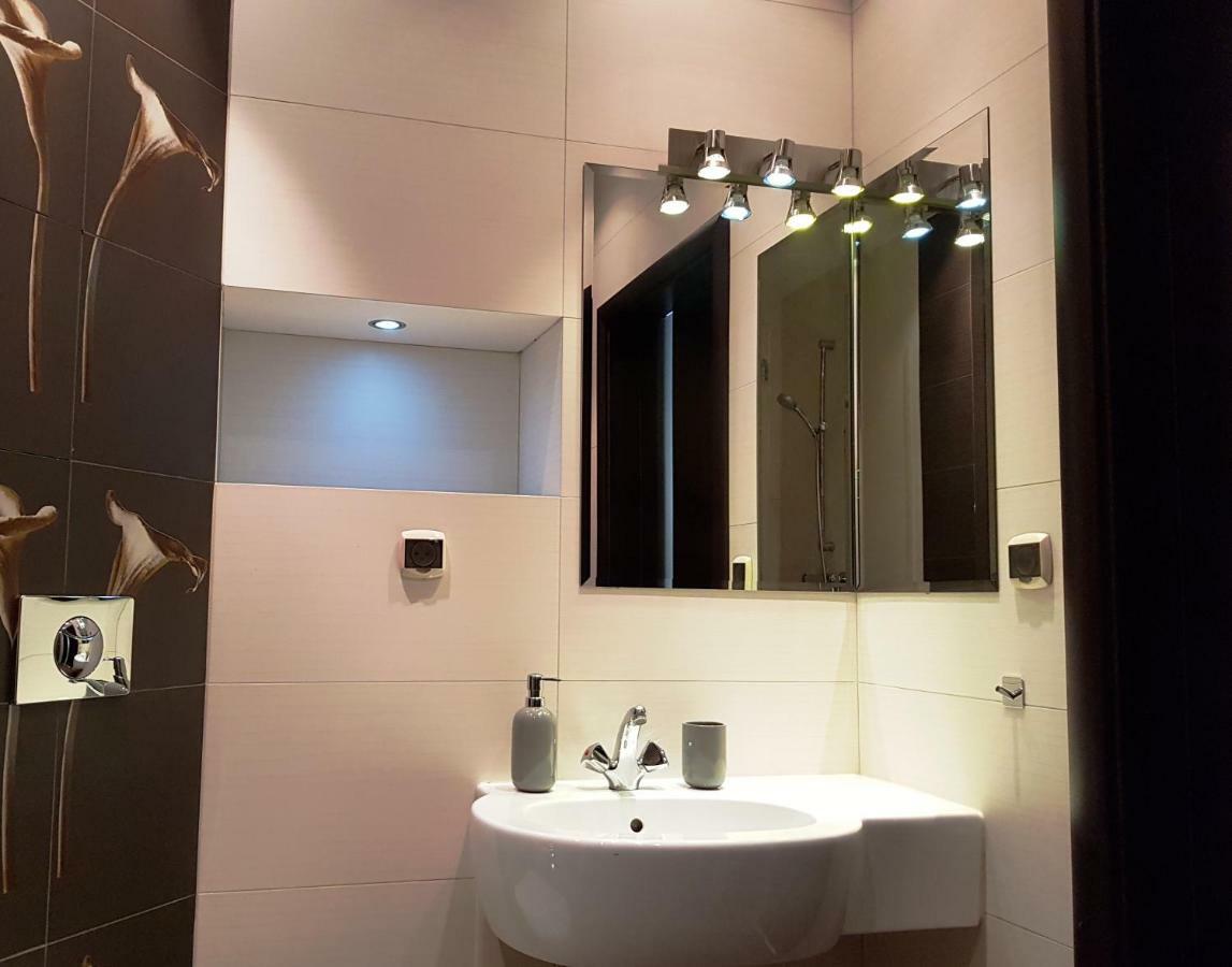Apartament "Cleopatra 5" Przy Rynku Z Parkingiem, Faktury Vat Apartment Kielce Exterior photo
