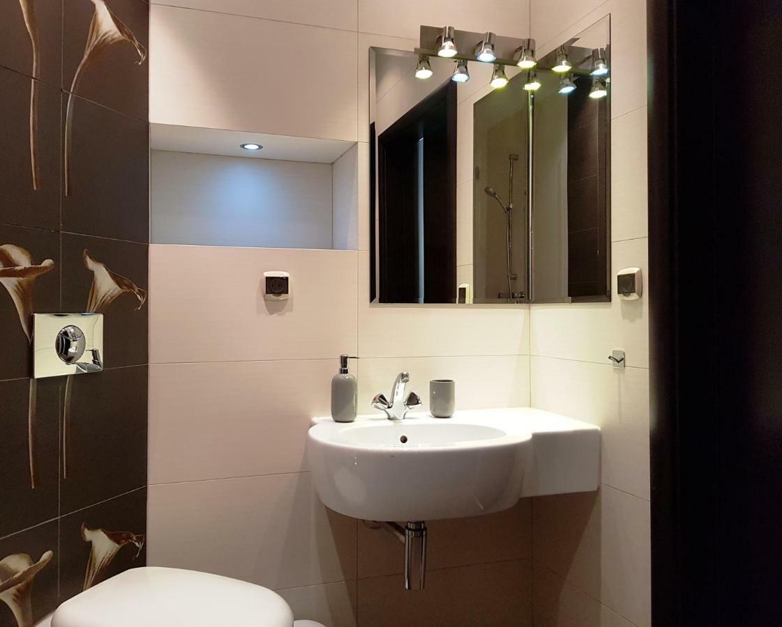 Apartament "Cleopatra 5" Przy Rynku Z Parkingiem, Faktury Vat Apartment Kielce Exterior photo