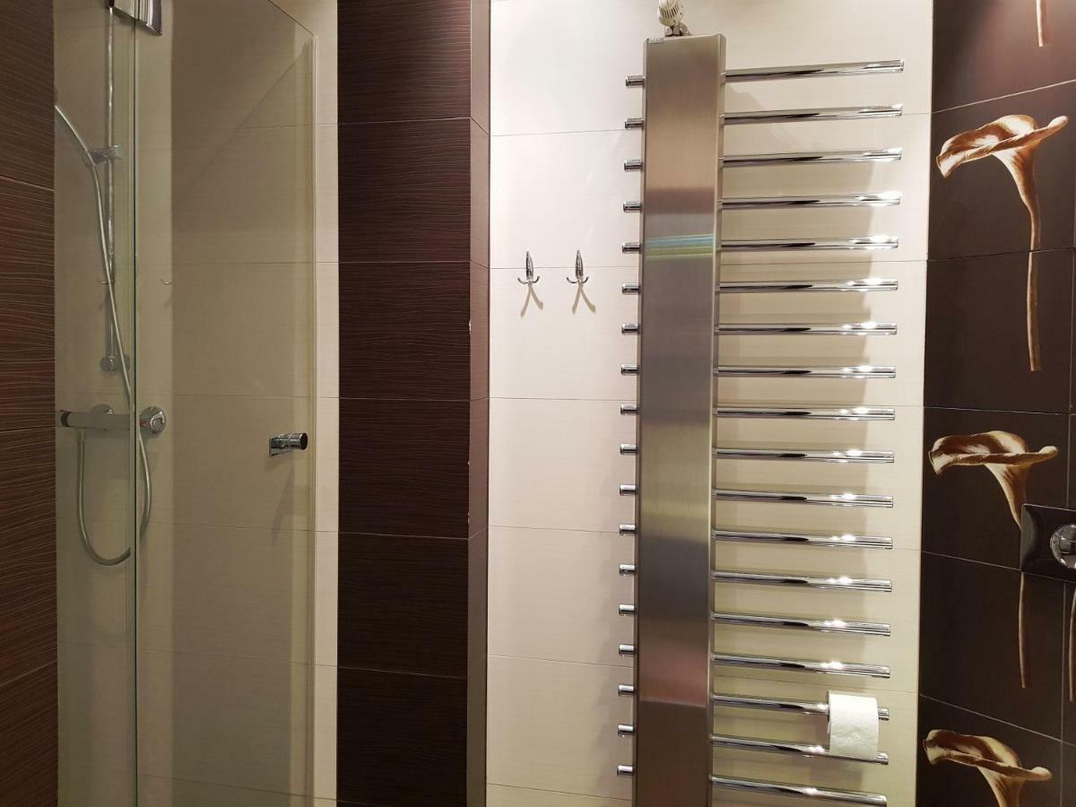 Apartament "Cleopatra 5" Przy Rynku Z Parkingiem, Faktury Vat Apartment Kielce Exterior photo